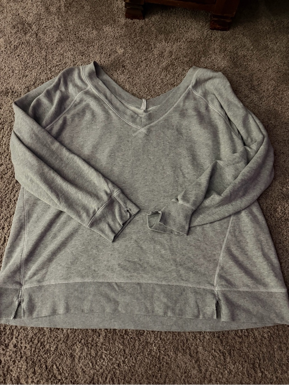 Aerie women’s Vneck sweatshirt